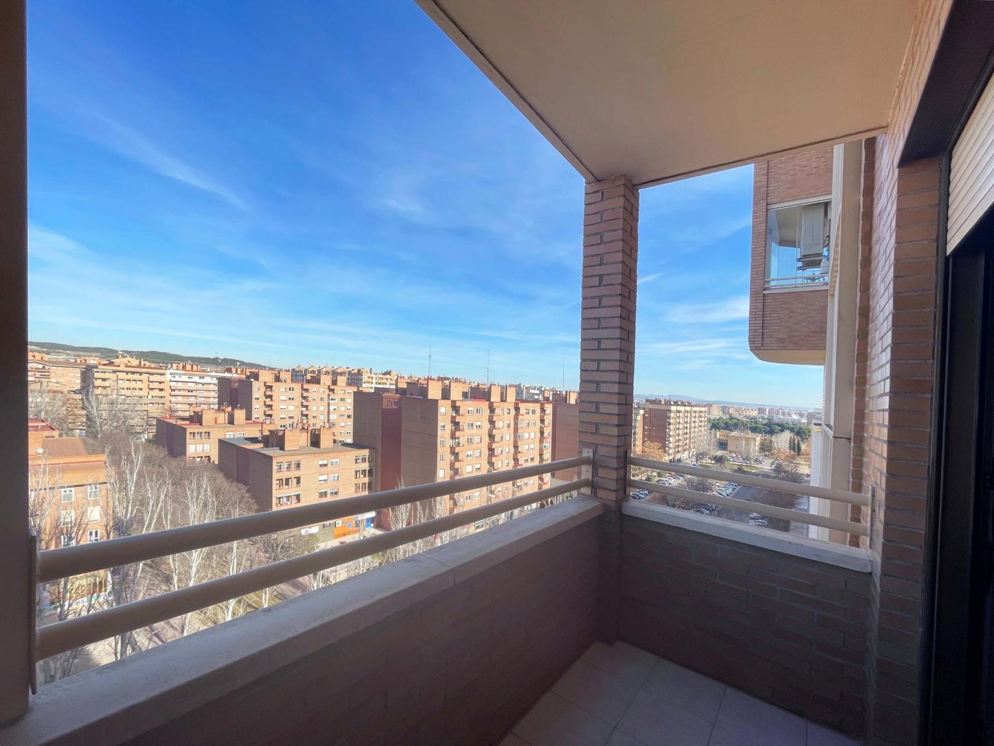 Apartamentos El Pilar Suites 3000 Zaragoza Exteriör bild