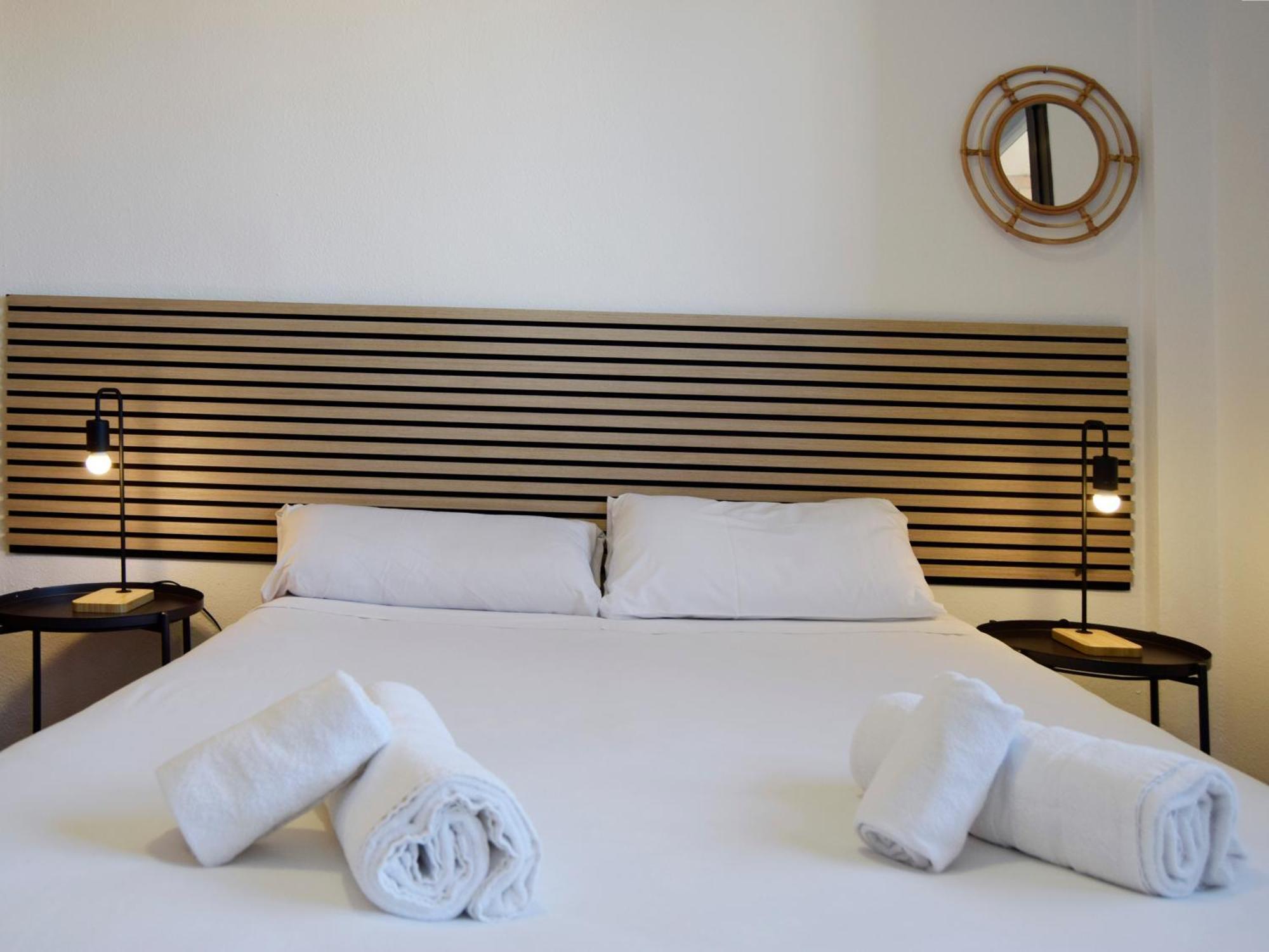 Apartamentos El Pilar Suites 3000 Zaragoza Exteriör bild